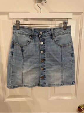 American Eagle Blue Denim Button Up Skirt sz 0